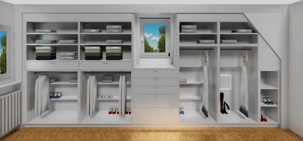 Weißer, offener Einbauschrank mit Kleidung, Schubladen und Regalen unter einem Fenster.